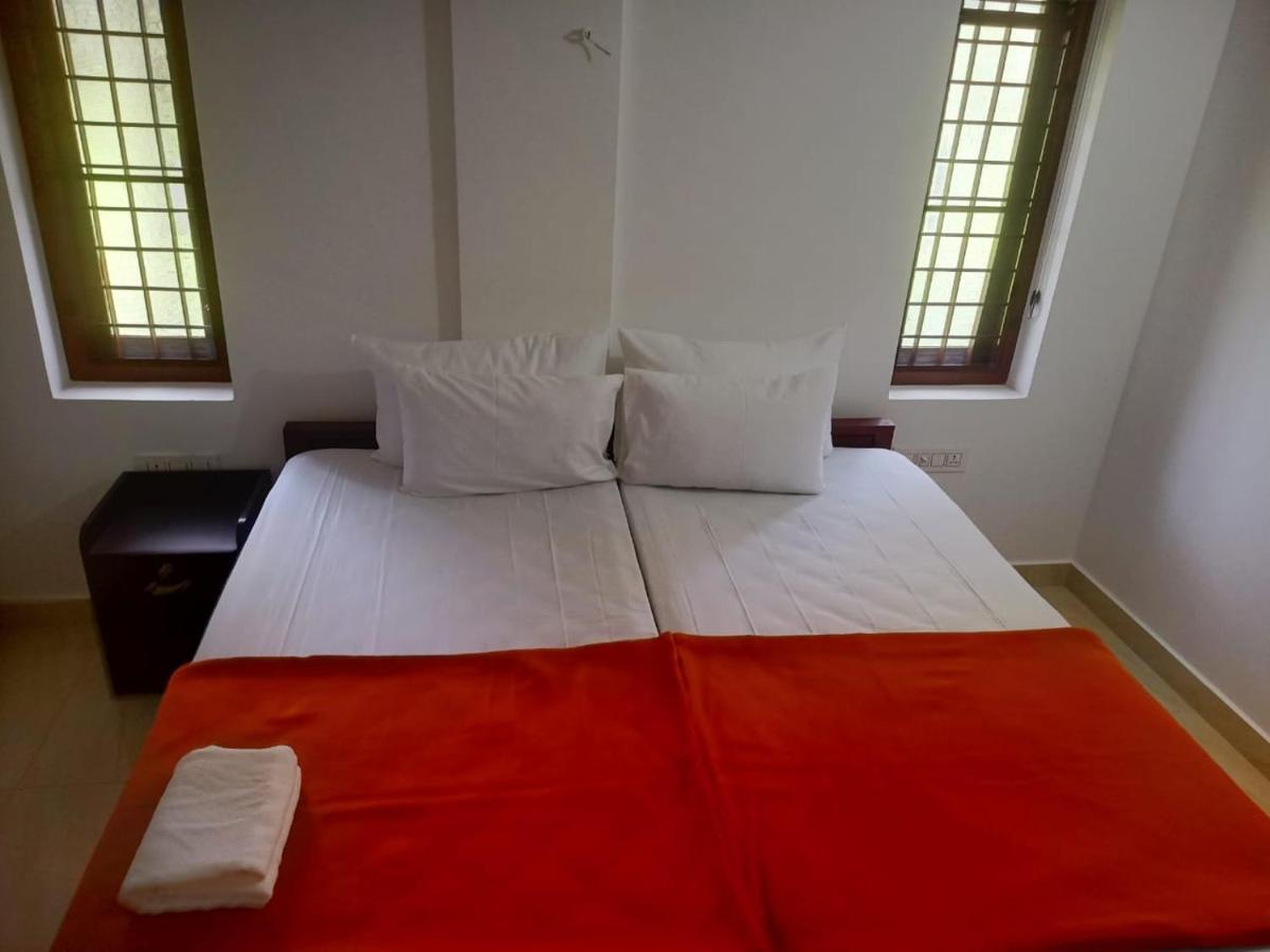 Grace Mary Residency Hotel Nedumbassery Eksteriør billede