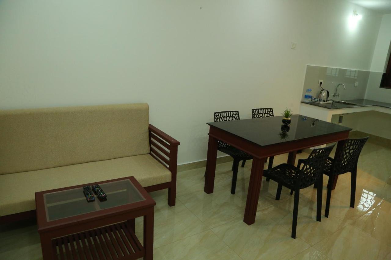 Grace Mary Residency Hotel Nedumbassery Eksteriør billede